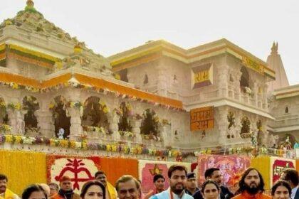 Mukesh Ambani and Nita Ambani reached Shri Ram temple