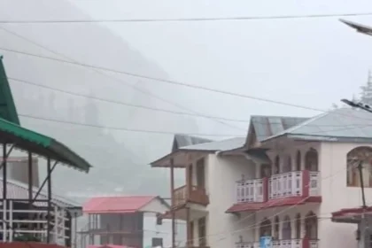 Uttarakhand devastation: Cloud burst, village washed away!